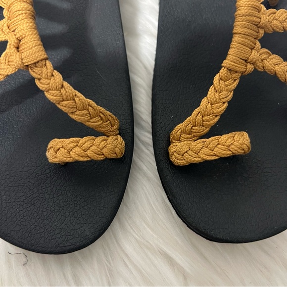 Plaka Arch Support Black Tan Granola Girl Boho Comfort Flip Flop Sandals Size 9 main image 0